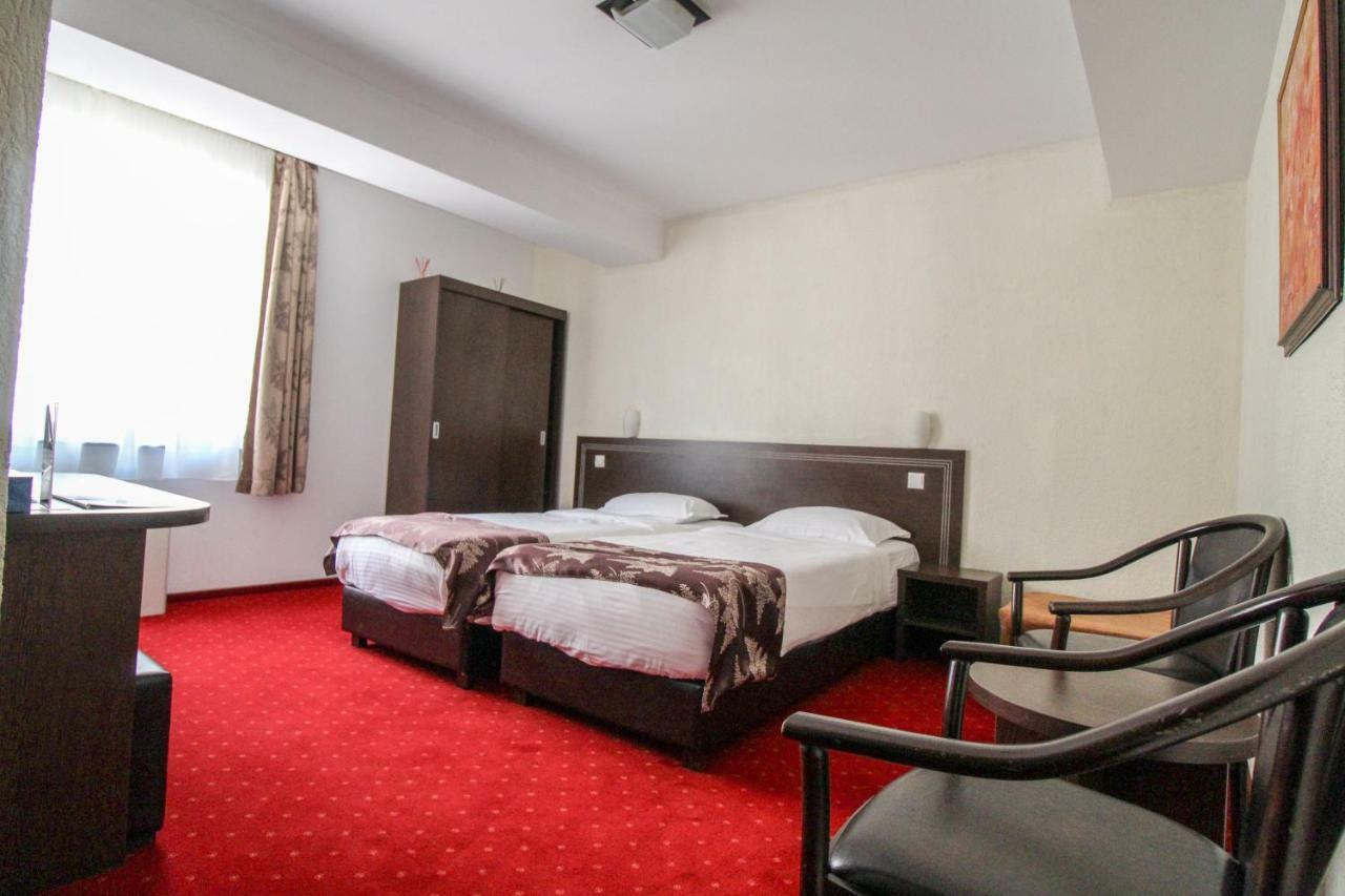 Hotel Razvan Bucareste Exterior foto